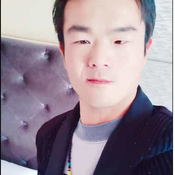 青海30岁单身帅哥真诚找对象-新建征婚相亲网